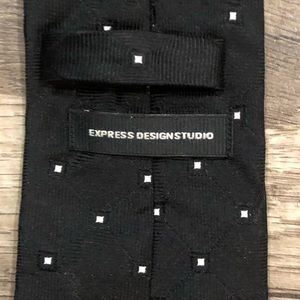 Express tie